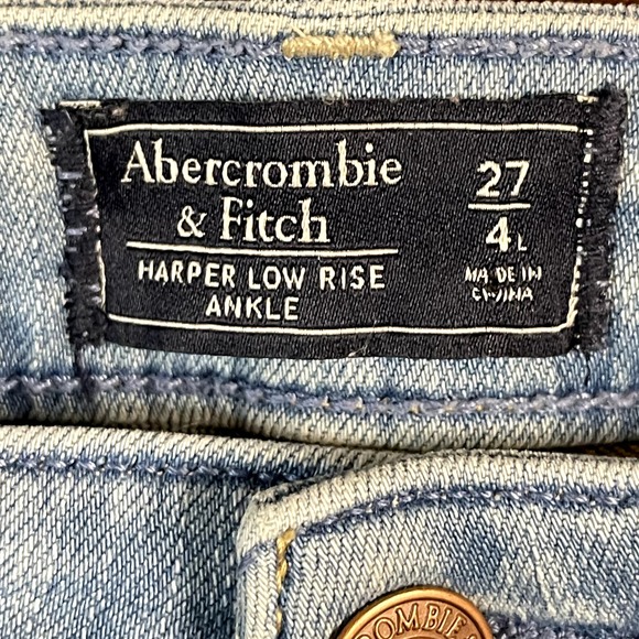 AF Abercrombie and Fitch Womens Harper Low Rise Ankle Jeans Distressed Size 4L - Picture 5 of 5